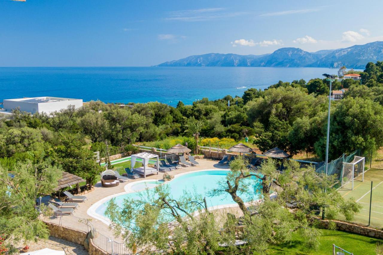 I Ginepri Hotel Cala Gonone Exterior photo