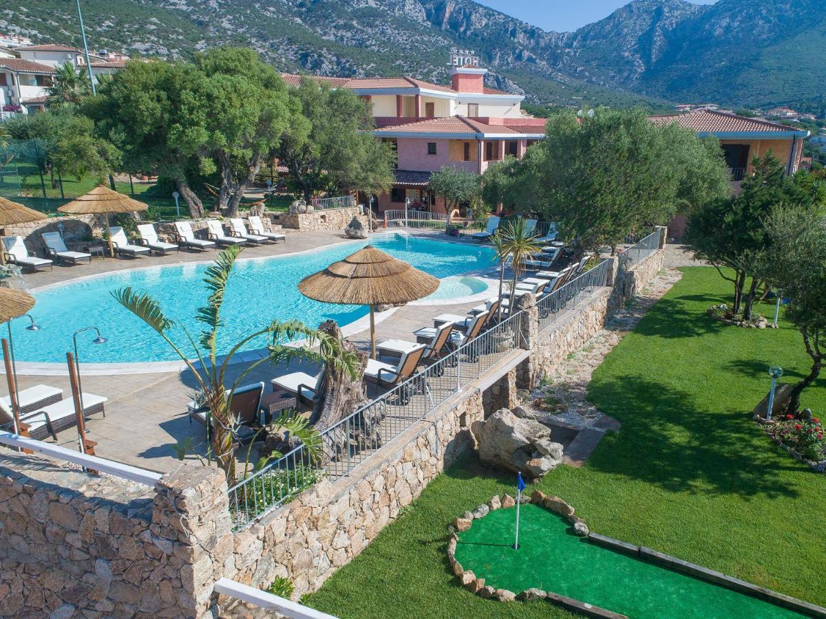 I Ginepri Hotel Cala Gonone Exterior photo