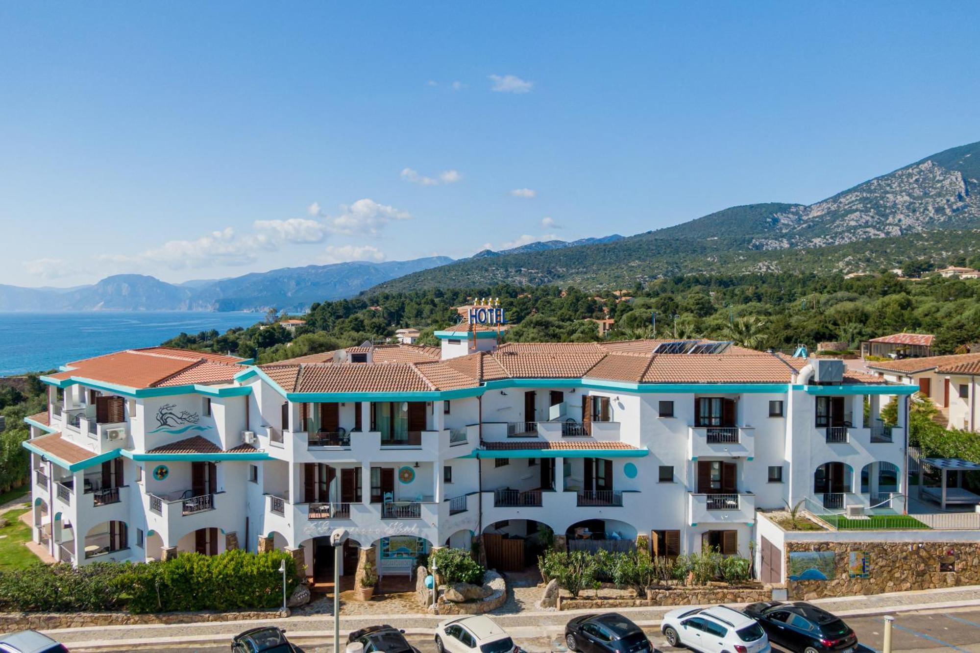 I Ginepri Hotel Cala Gonone Exterior photo