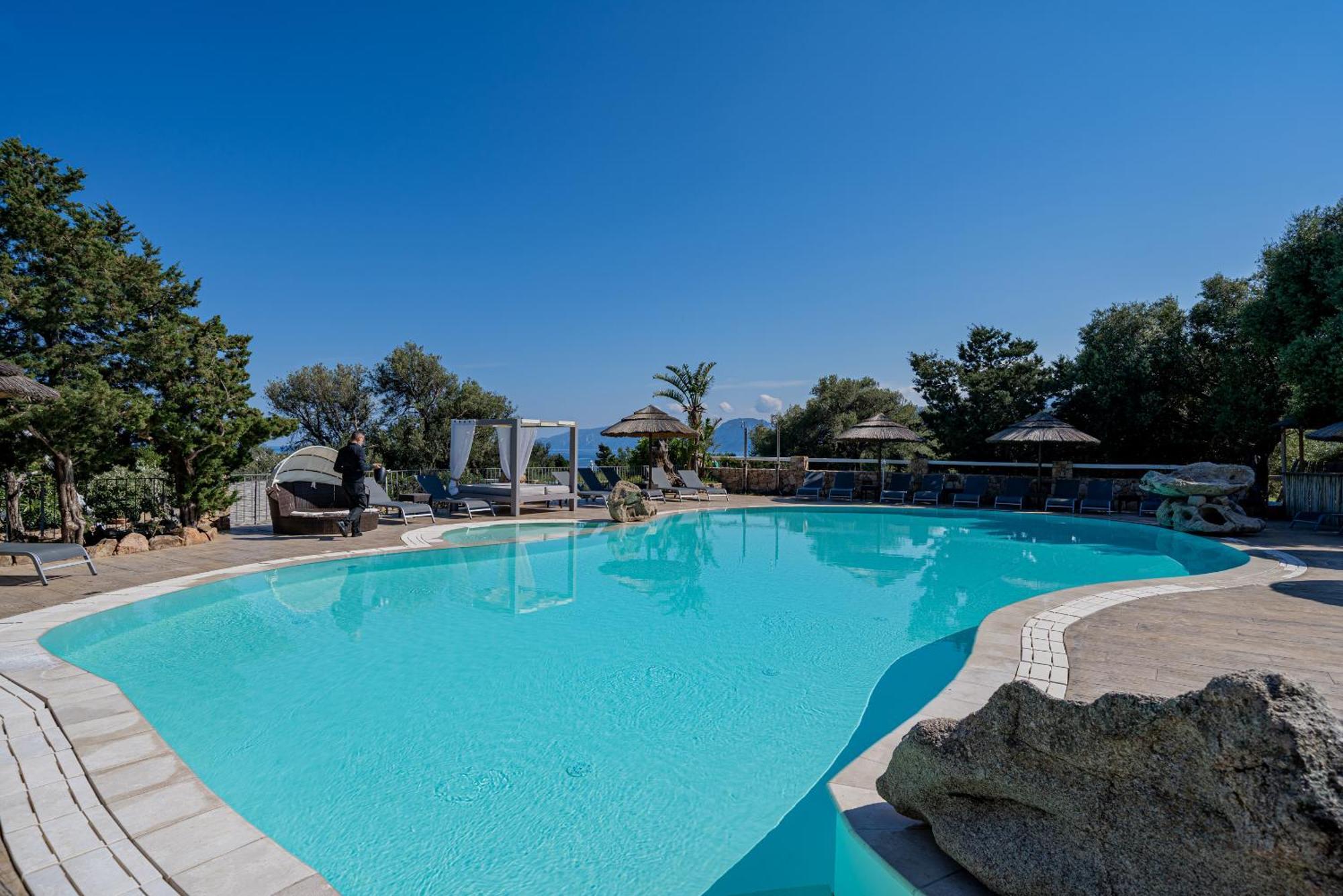 I Ginepri Hotel Cala Gonone Exterior photo