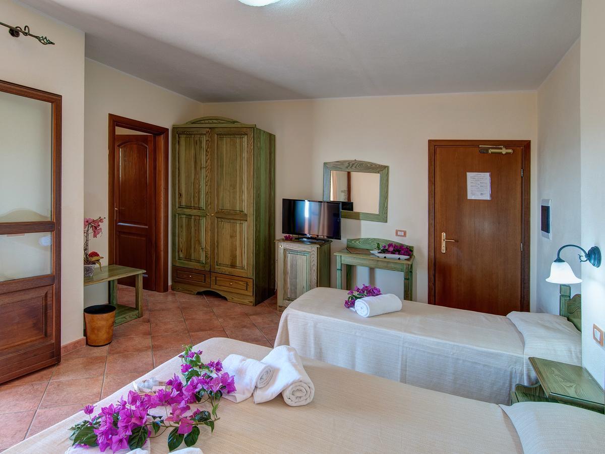 I Ginepri Hotel Cala Gonone Exterior photo